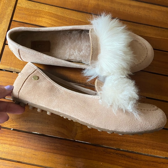 New- UGG Kaley Wisp Genuine Shearling Flats - Picture 15 of 16
